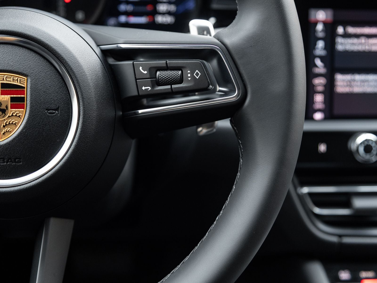 2026 Porsche Macan AWD