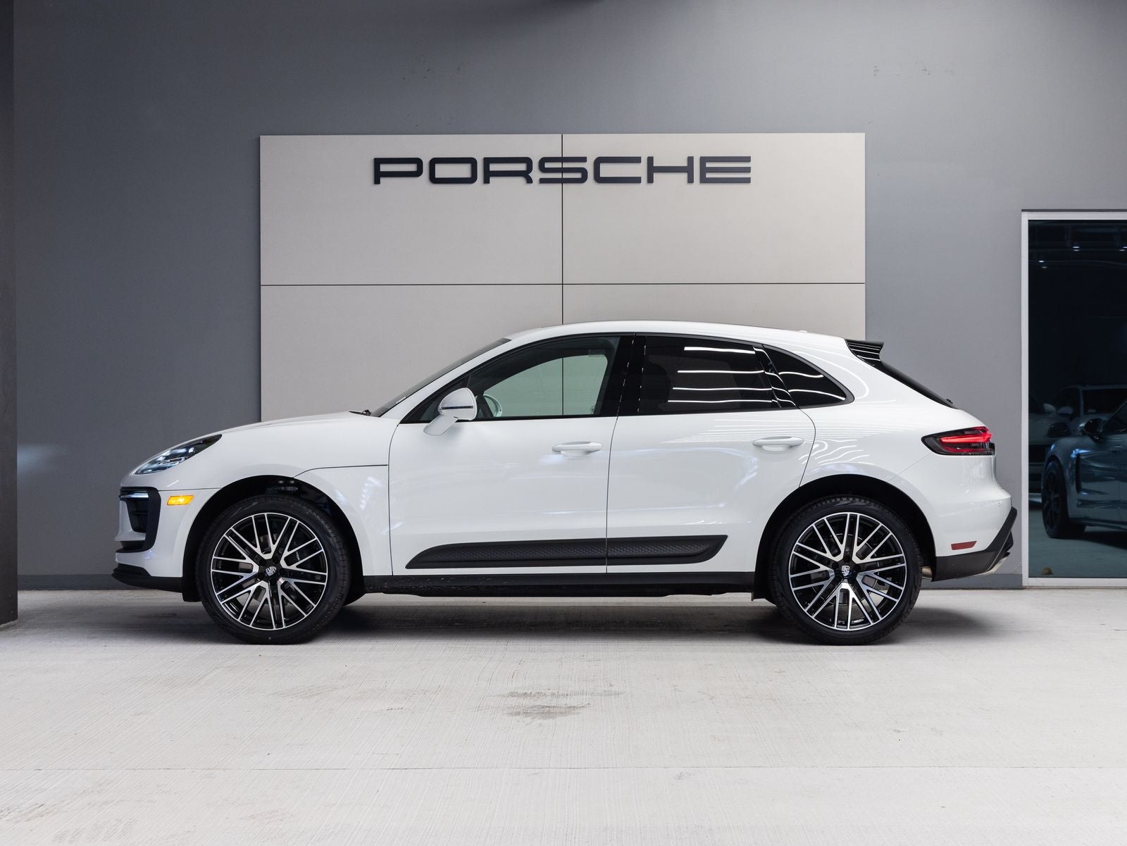 2026 Porsche Macan AWD