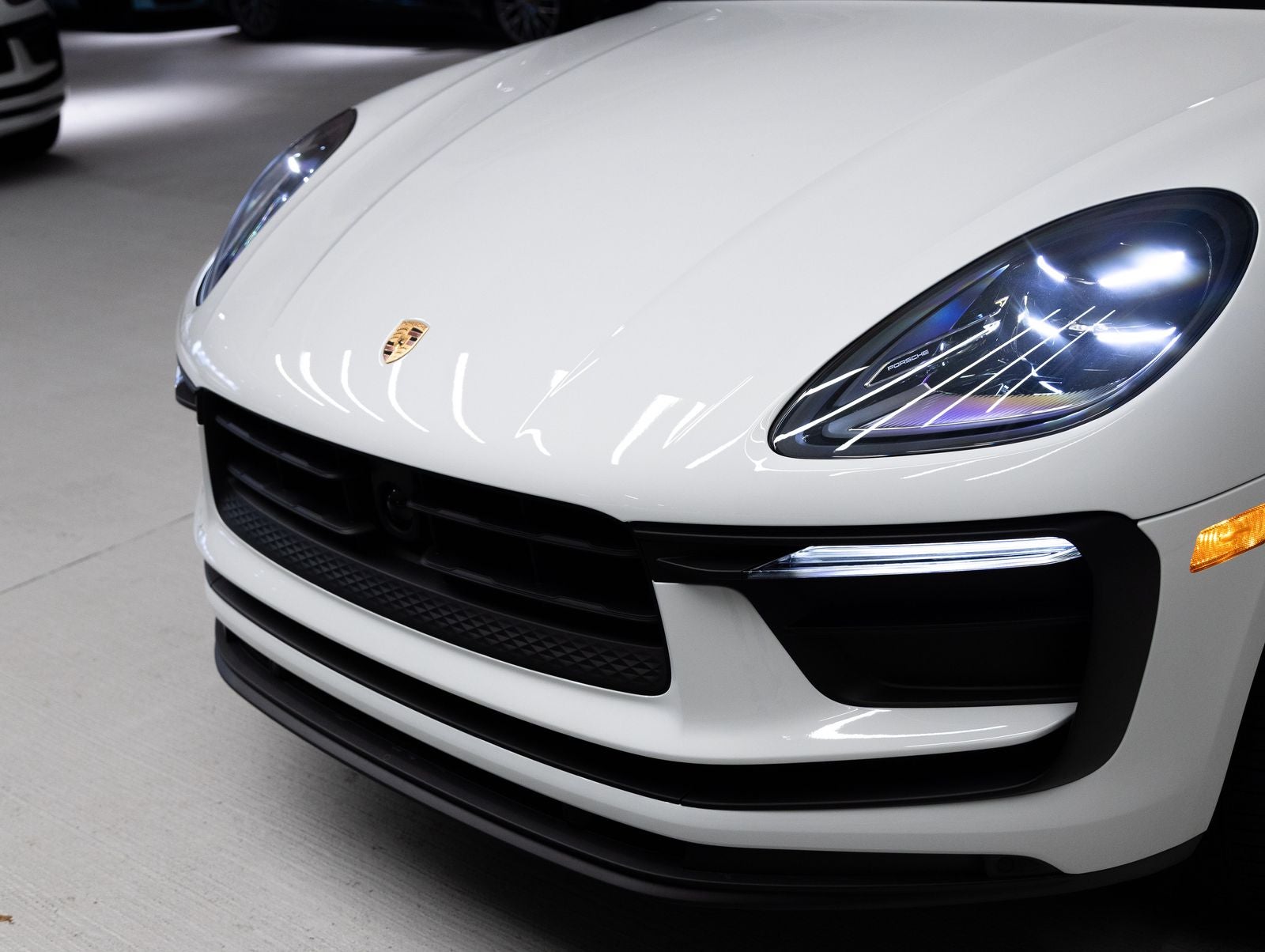 2026 Porsche Macan AWD