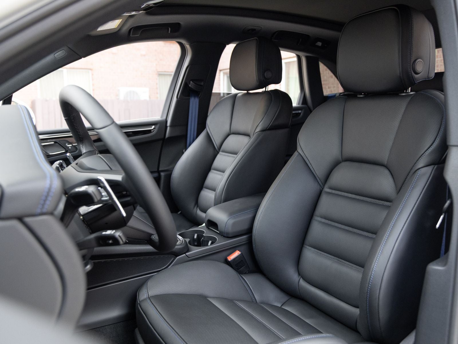 2026 Porsche Macan AWD