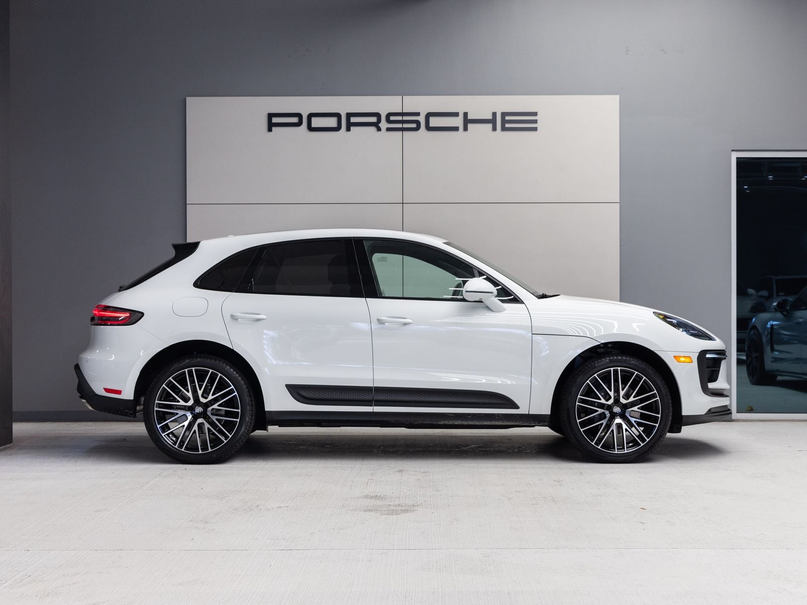 2026 Porsche Macan AWD