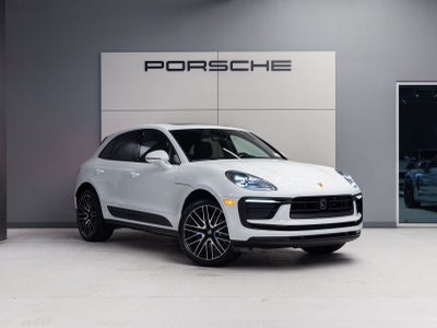 2026 Porsche Macan AWD