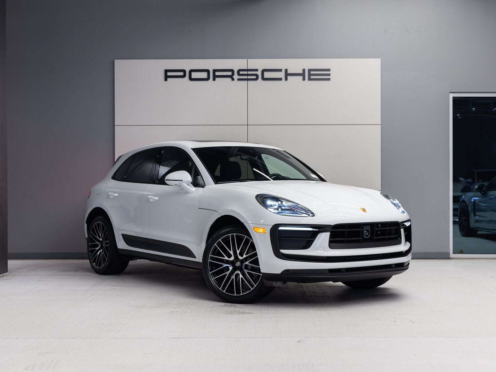 2026 Porsche Macan AWD