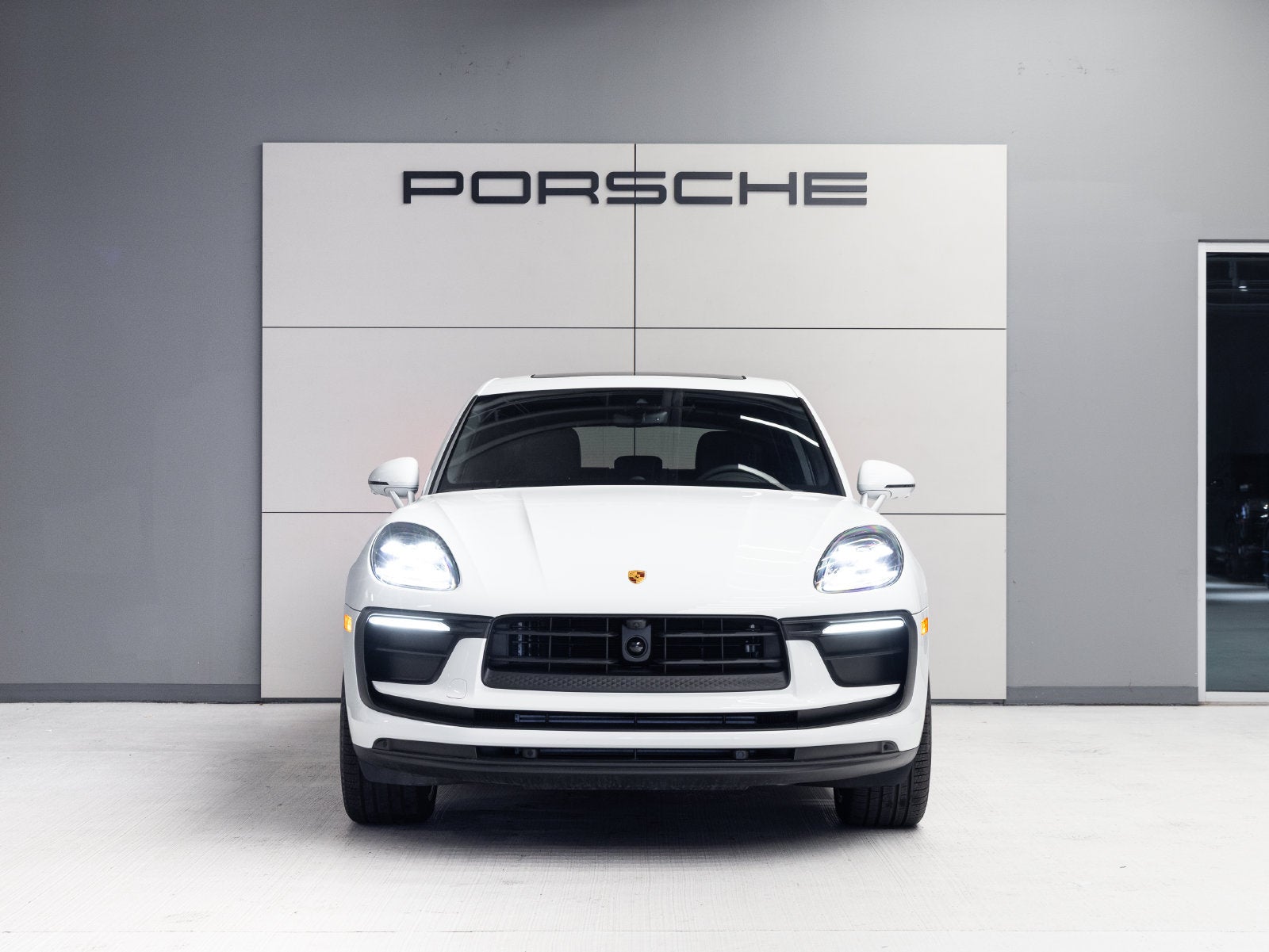 2026 Porsche Macan Macan