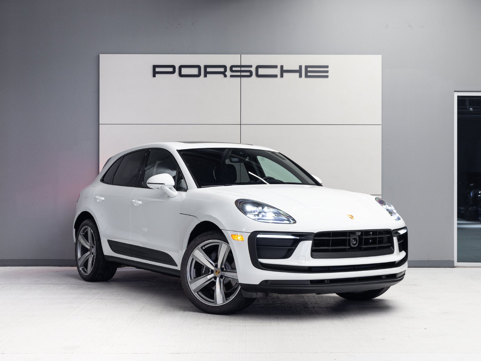 2026 Porsche Macan Macan