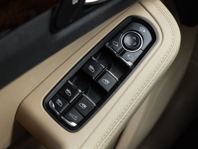 2023 Porsche Macan AWD