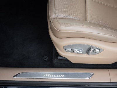 2023 Porsche Macan AWD