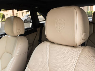 2023 Porsche Macan AWD