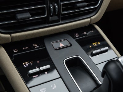 2023 Porsche Macan AWD