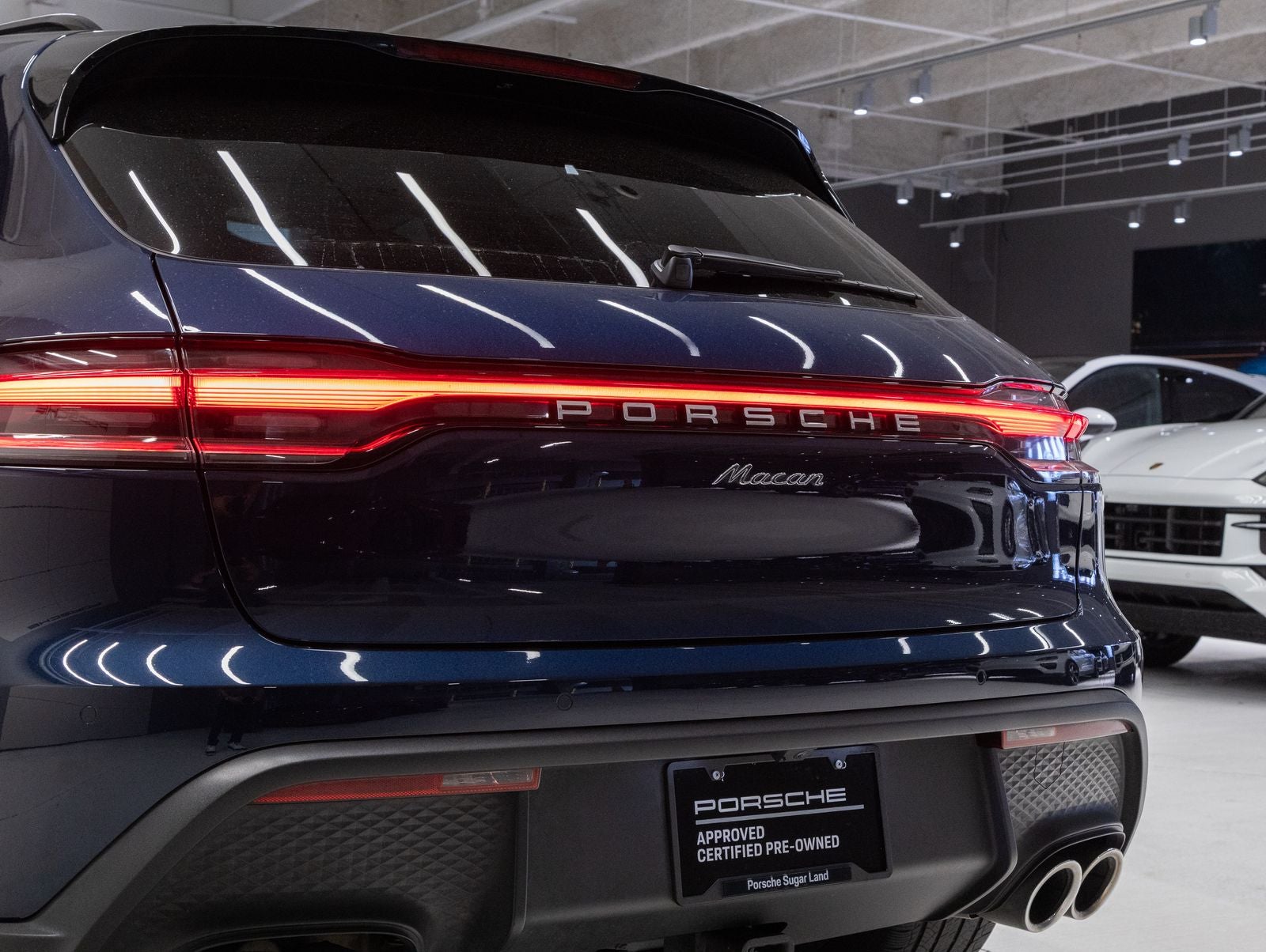 2023 Porsche Macan AWD