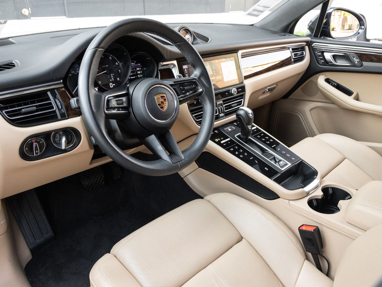 2023 Porsche Macan AWD
