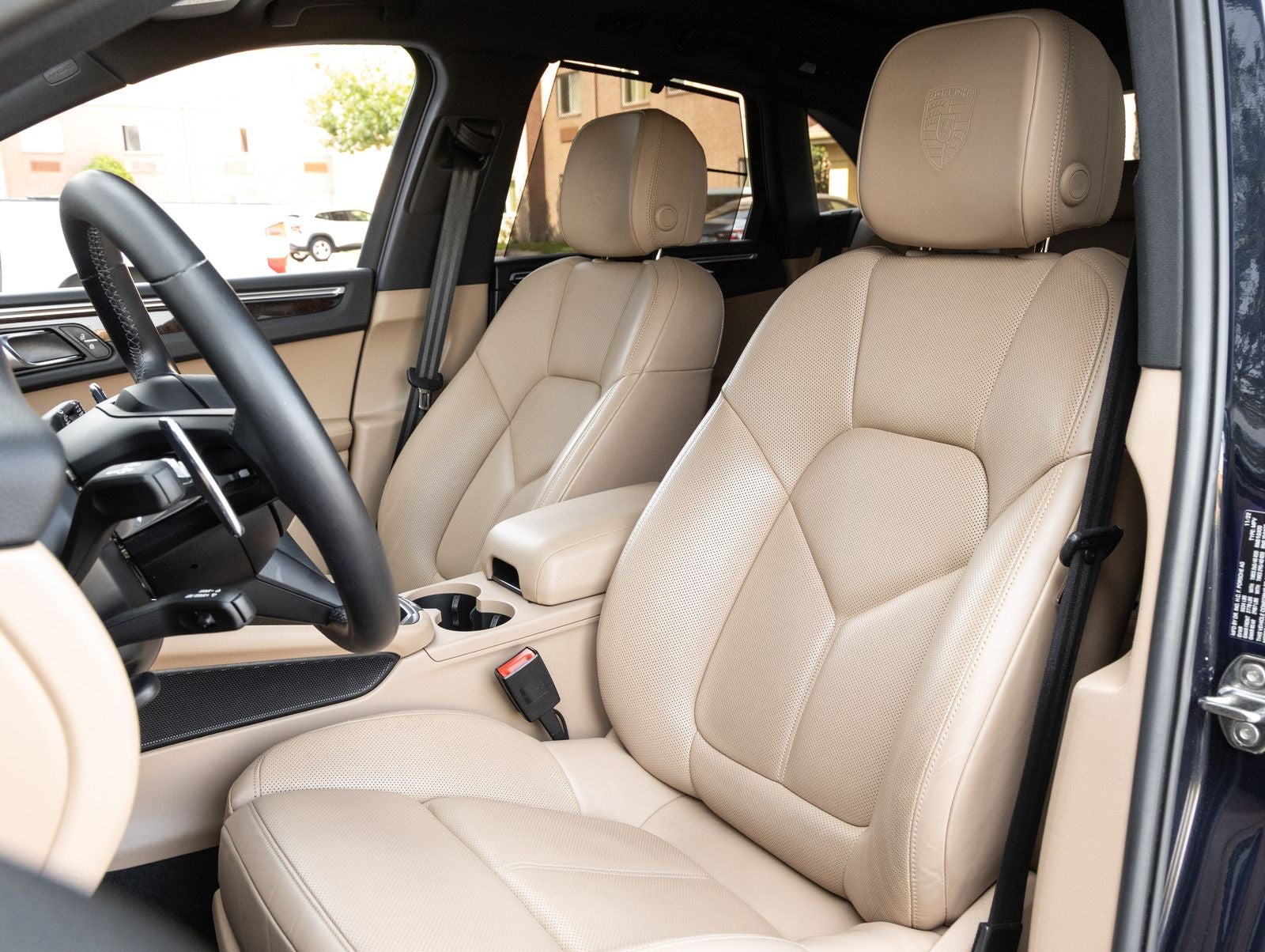 2023 Porsche Macan AWD