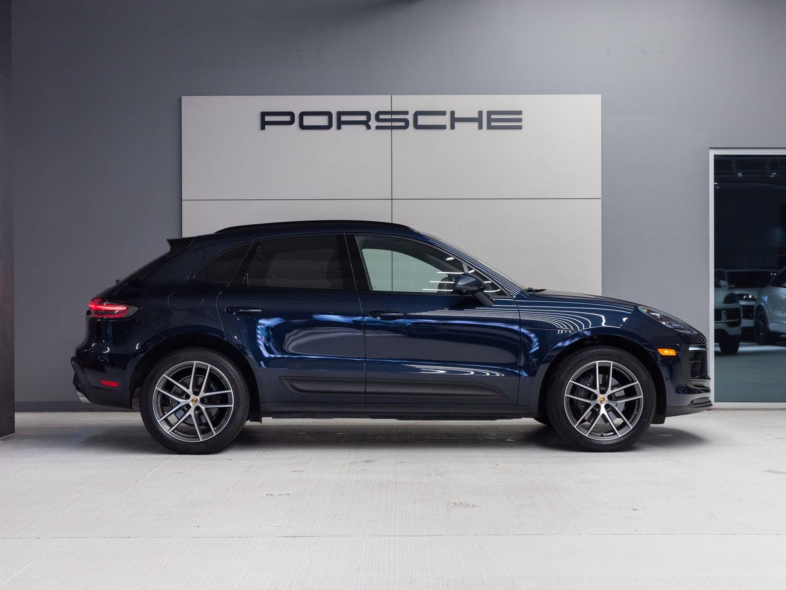 2023 Porsche Macan AWD