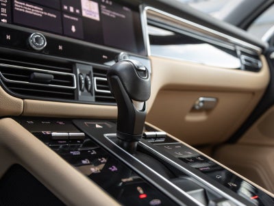 2023 Porsche Macan Macan (MY23)