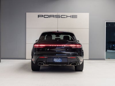 2023 Porsche Macan Macan (MY23)