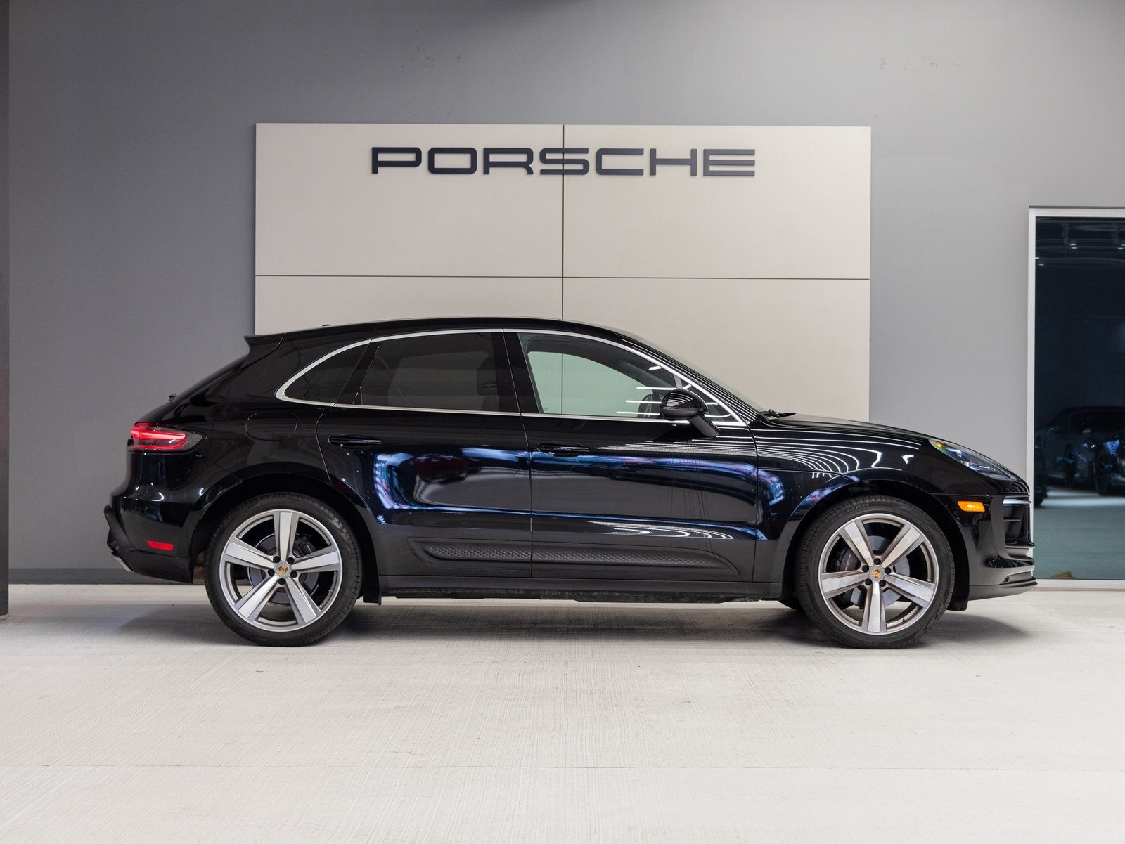 2023 Porsche Macan Macan (MY23)