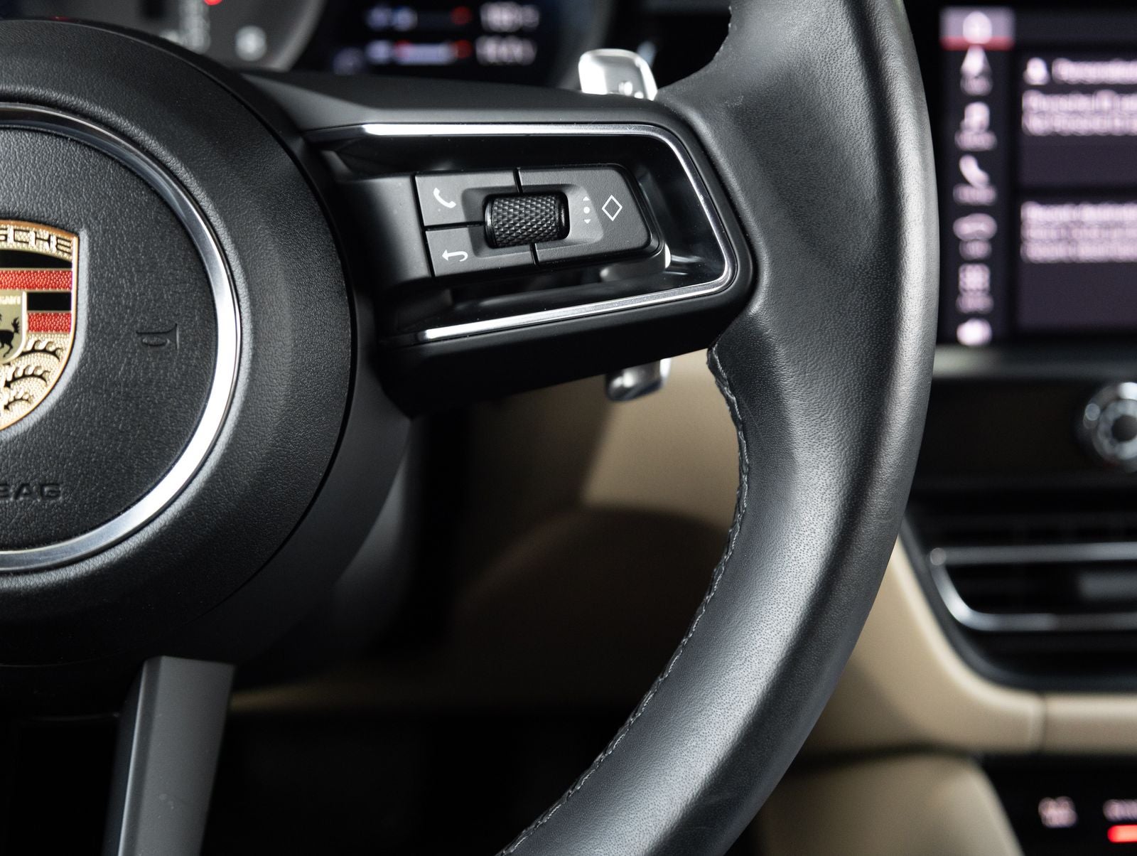 2023 Porsche Macan Macan (MY23)