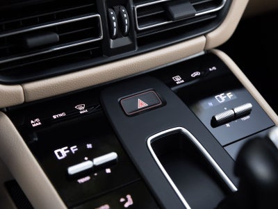 2023 Porsche Macan Macan (MY23)