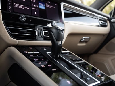 2023 Porsche Macan Macan (MY23)