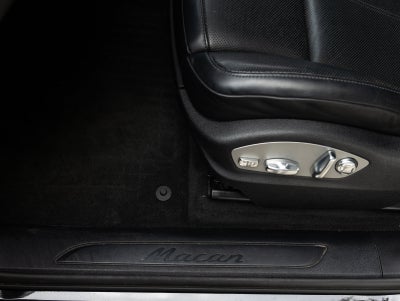 2023 Porsche Macan Macan