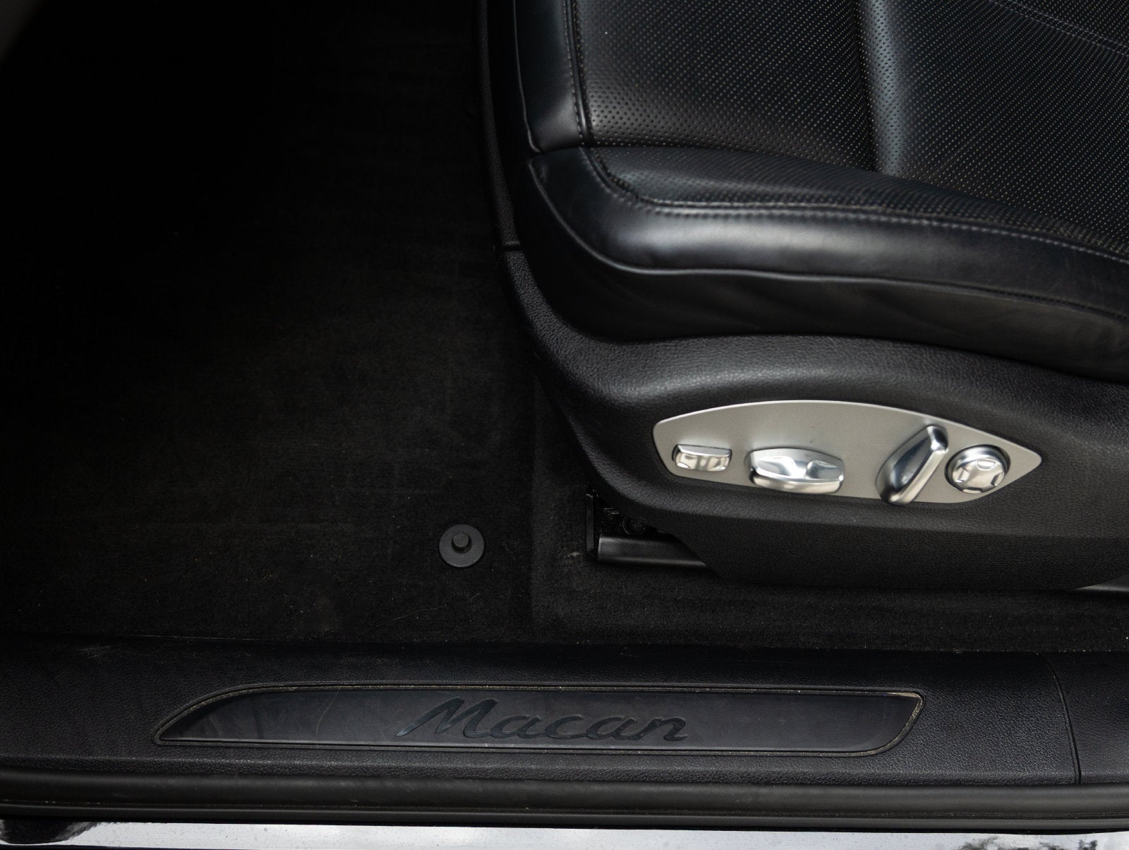 2023 Porsche Macan Macan