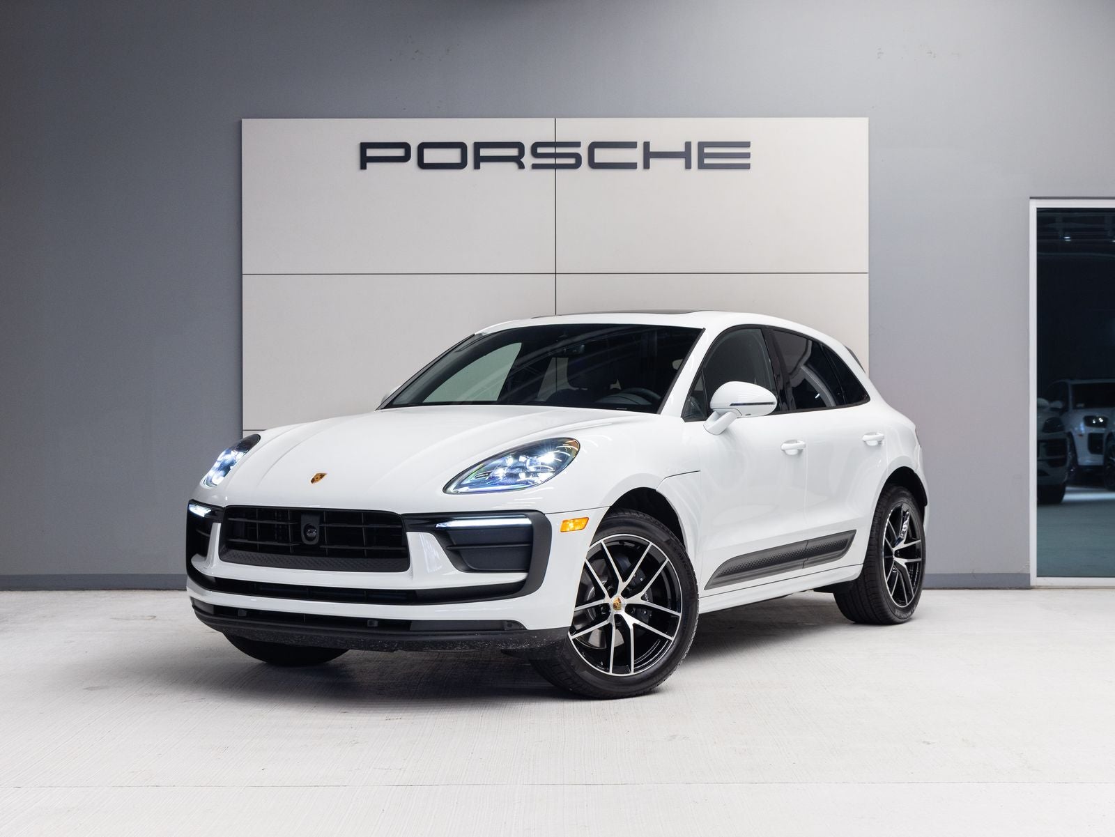 2026 Porsche Macan AWD
