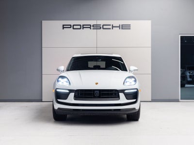 2026 Porsche Macan AWD
