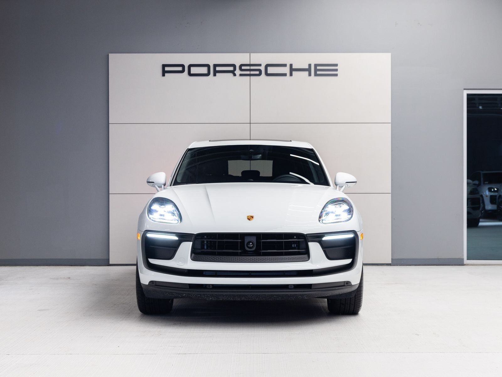 2026 Porsche Macan AWD
