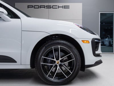 2026 Porsche Macan AWD