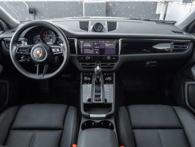 2026 Porsche Macan AWD