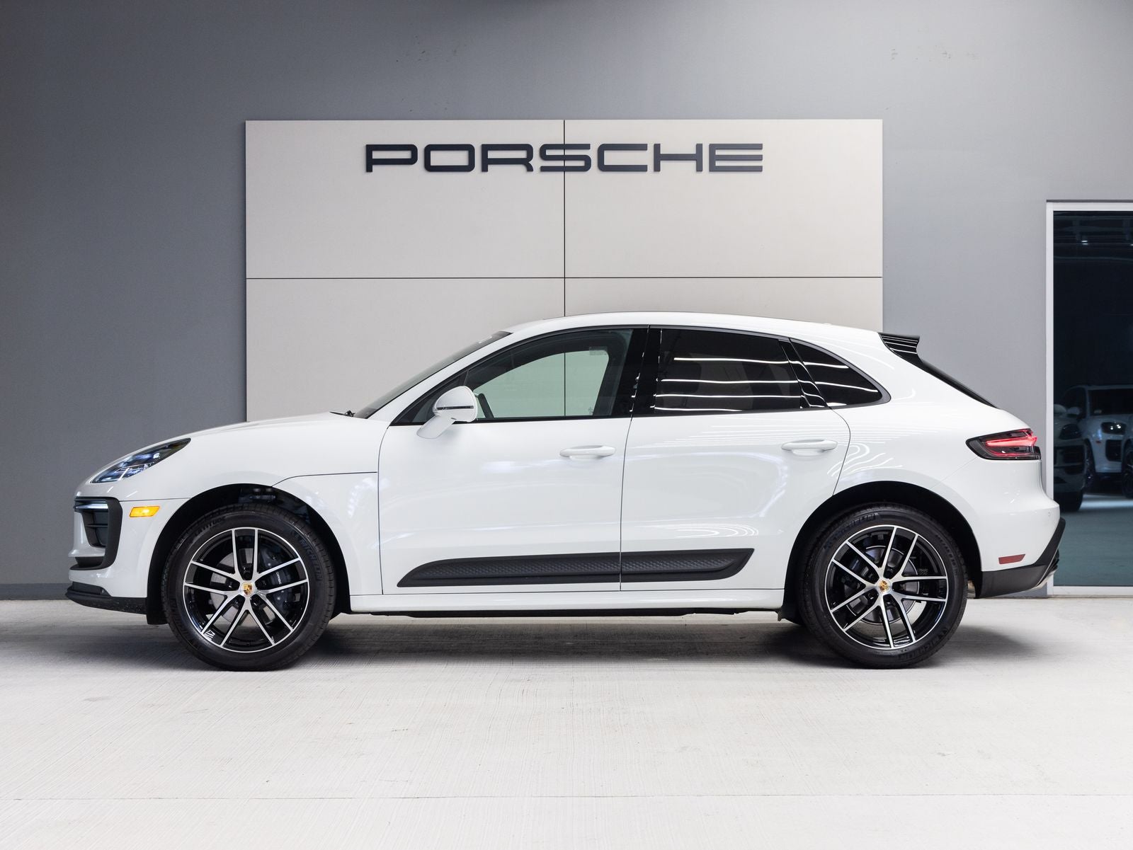 2026 Porsche Macan AWD