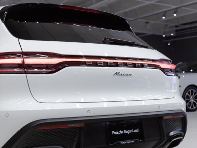 2026 Porsche Macan AWD
