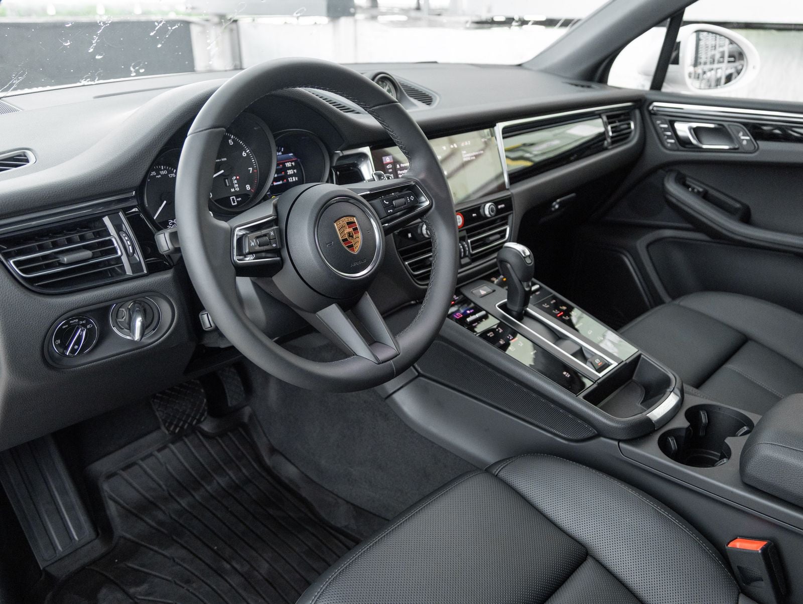 2026 Porsche Macan AWD