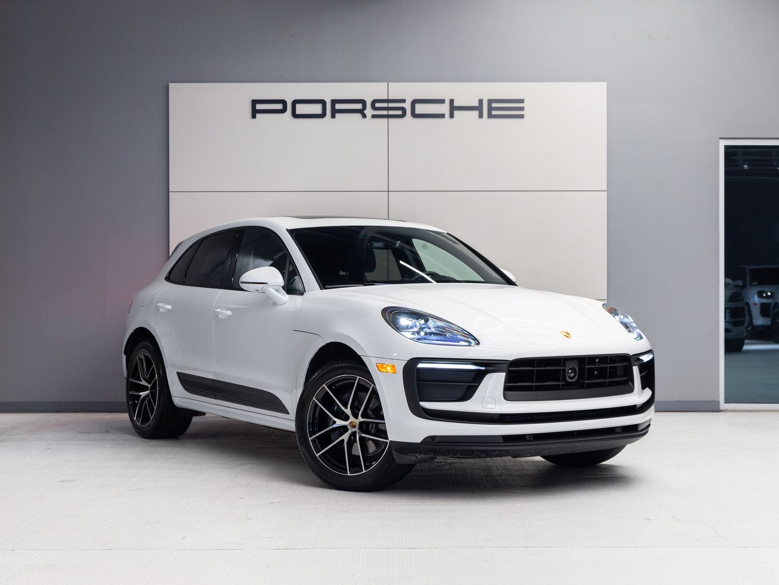 2026 Porsche Macan AWD