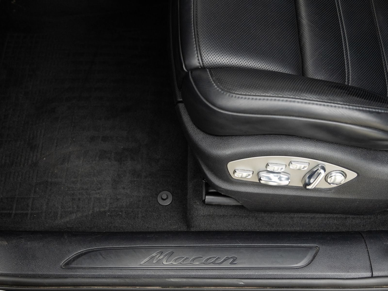 2022 Porsche Macan Macan