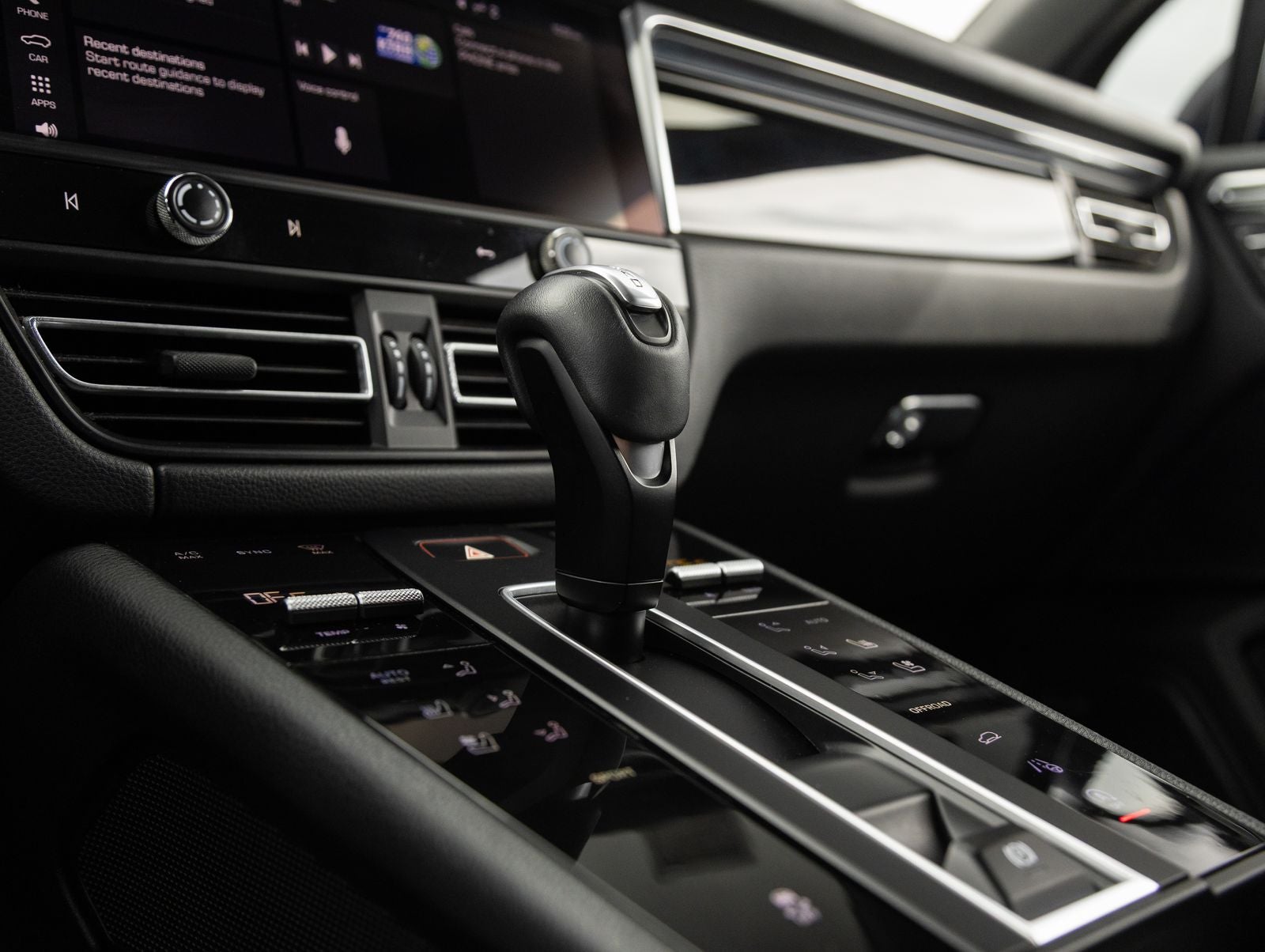 2022 Porsche Macan Macan