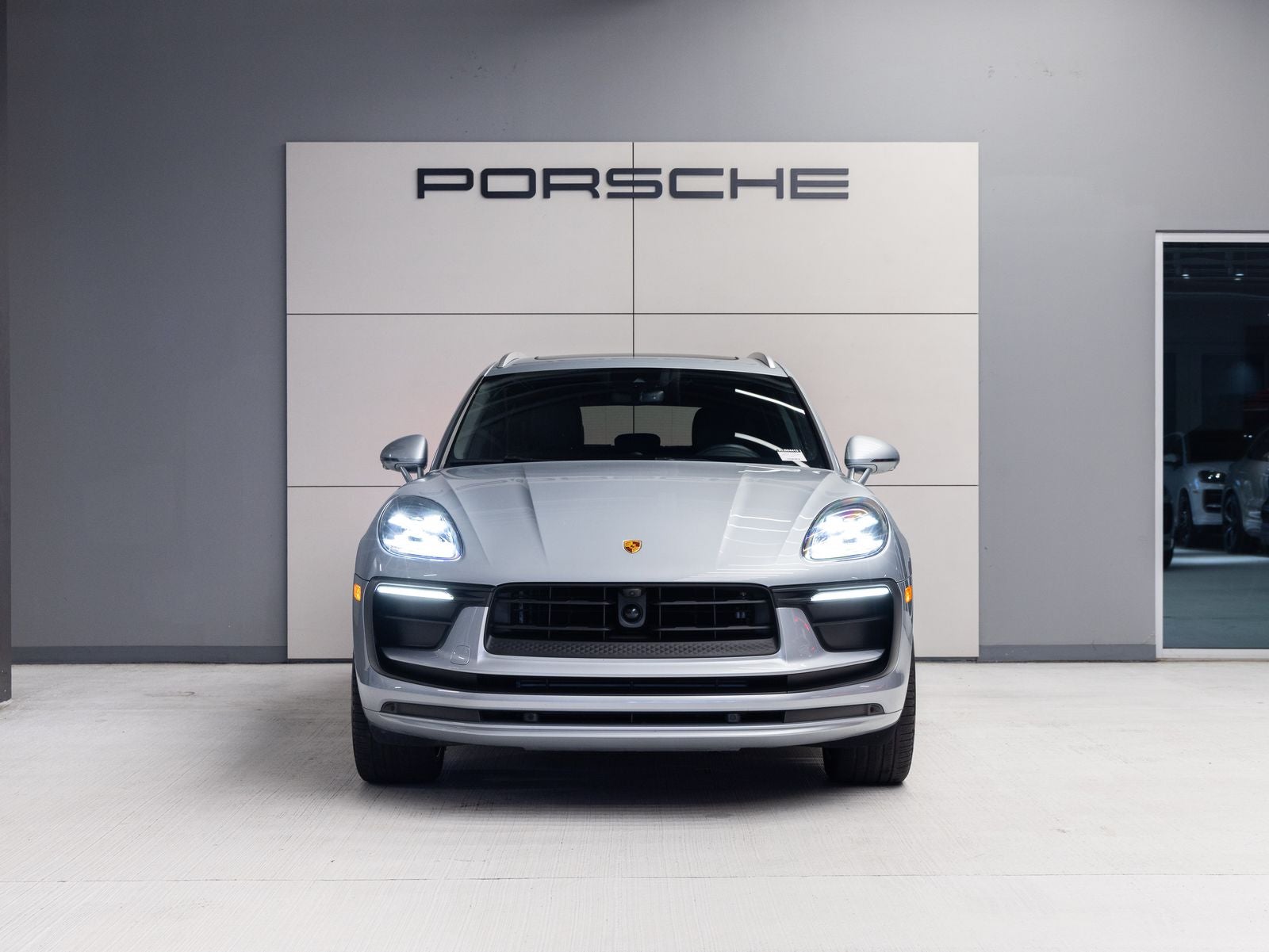 2024 Porsche Macan Macan (MY24)