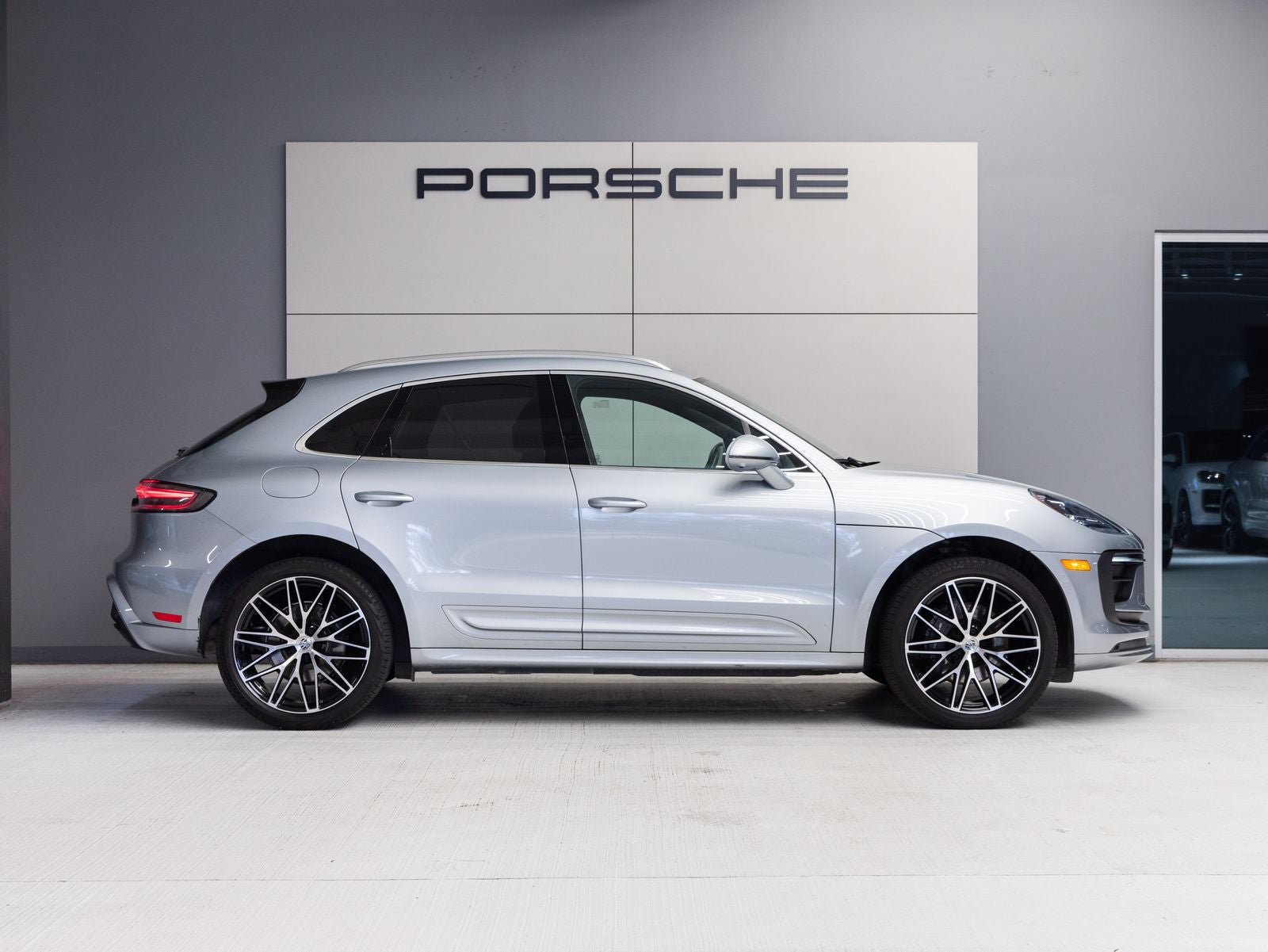 2024 Porsche Macan Macan (MY24)