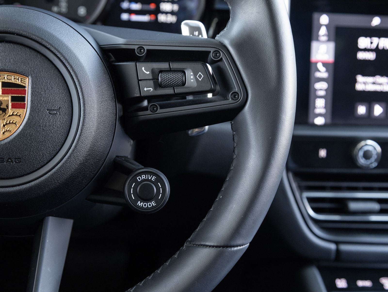 2024 Porsche Macan T