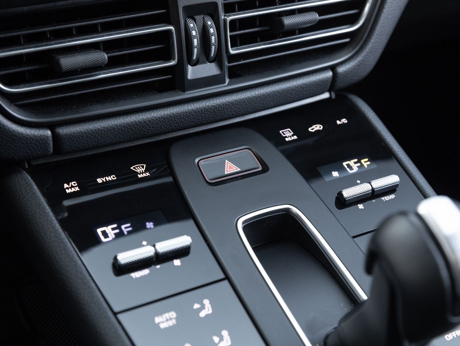2024 Porsche Macan T