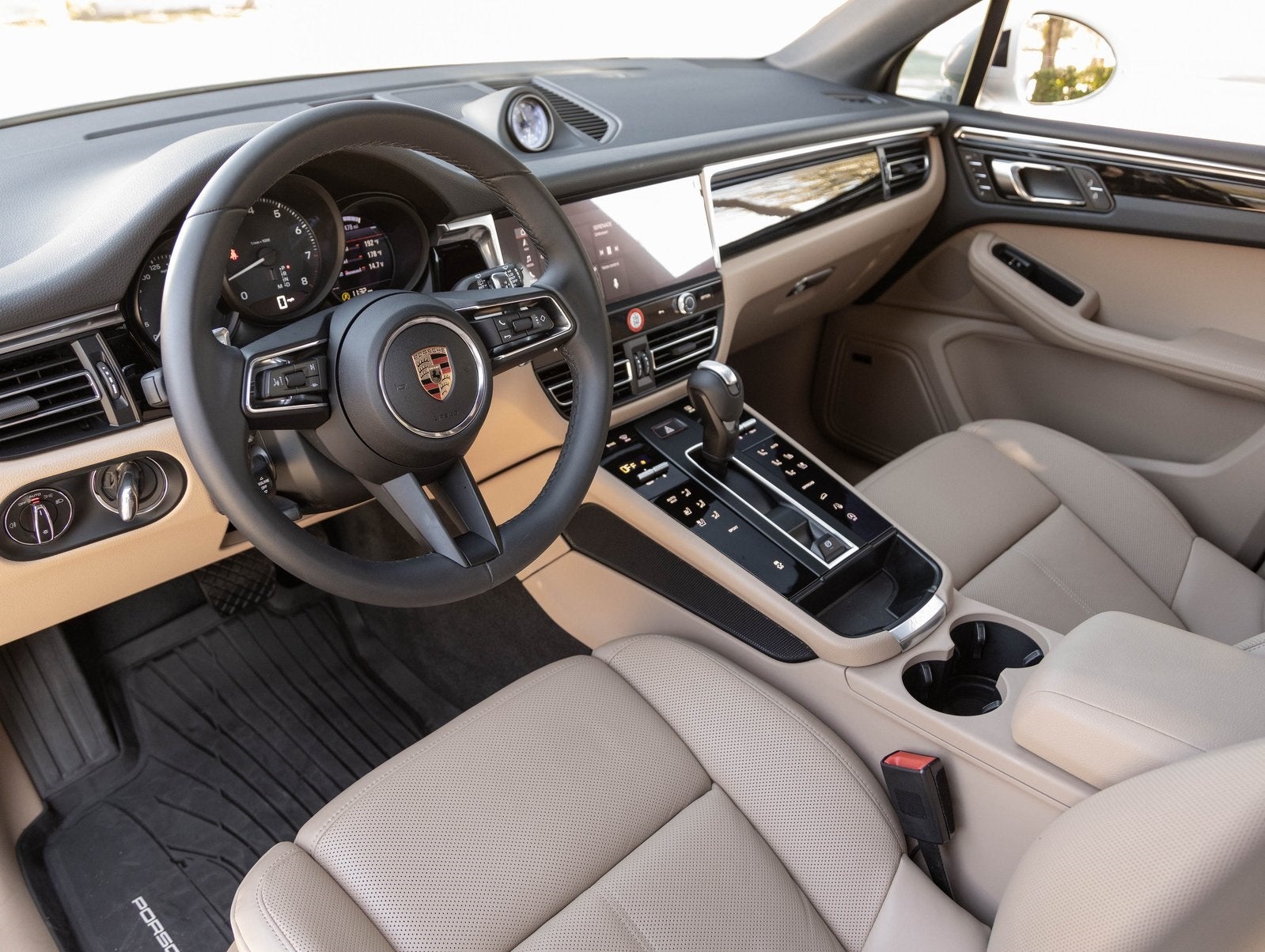 2025 Porsche Macan Macan