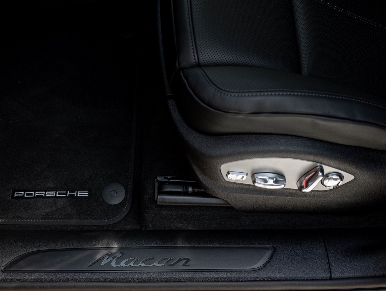 2025 Porsche Macan Macan