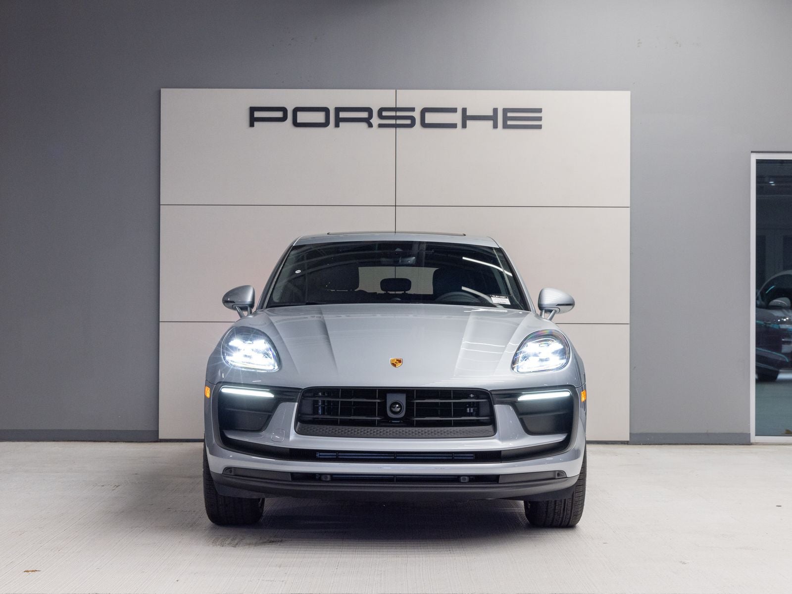 2026 Porsche Macan AWD