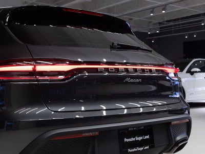 2026 Porsche Macan Macan