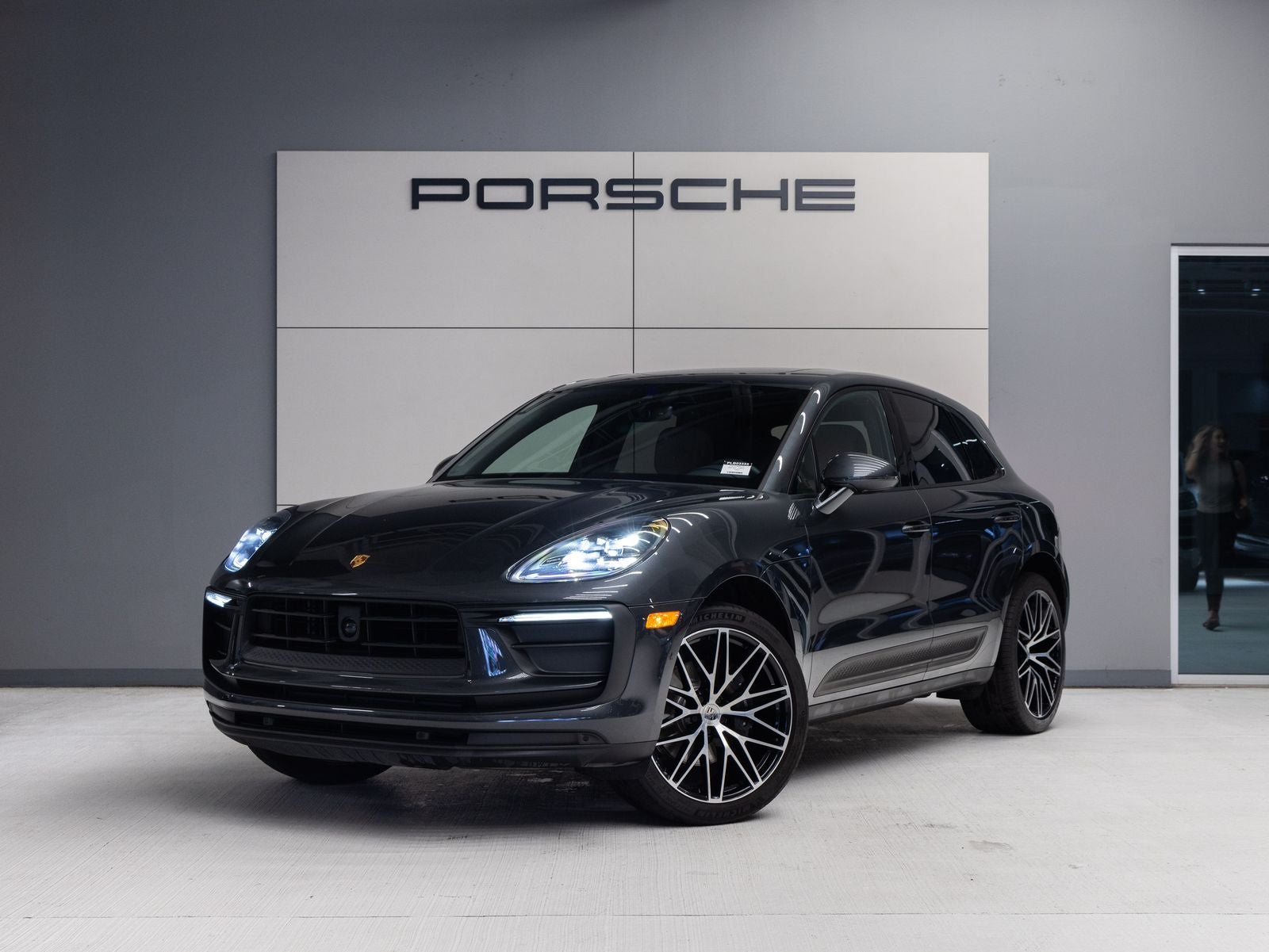 2023 Porsche Macan AWD