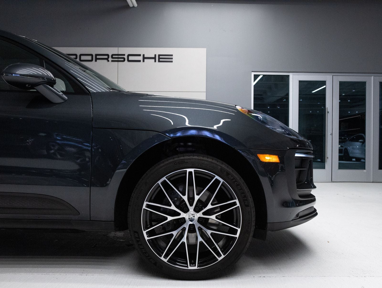 2023 Porsche Macan AWD