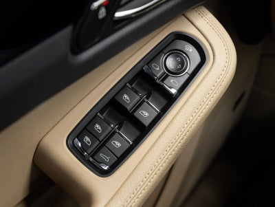 2023 Porsche Macan AWD