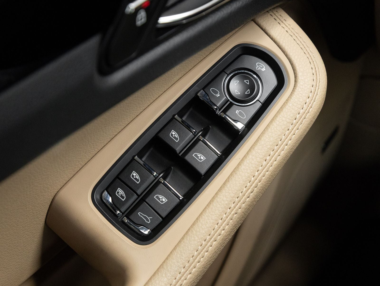 2023 Porsche Macan AWD