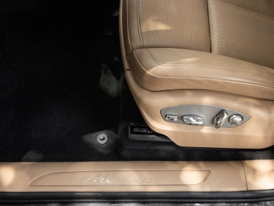 2023 Porsche Macan AWD