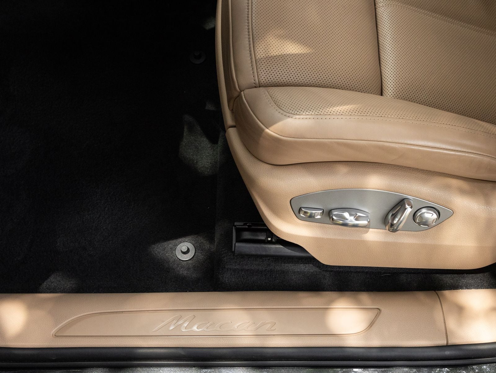 2023 Porsche Macan AWD